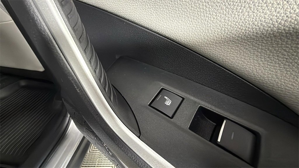 Used 2022 Toyota RAV4 Limited image 35