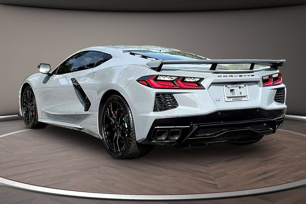 Used 2025 Chevrolet Corvette Stingray Preferred Cpe w/ Z51 Performance Package RWD image 5