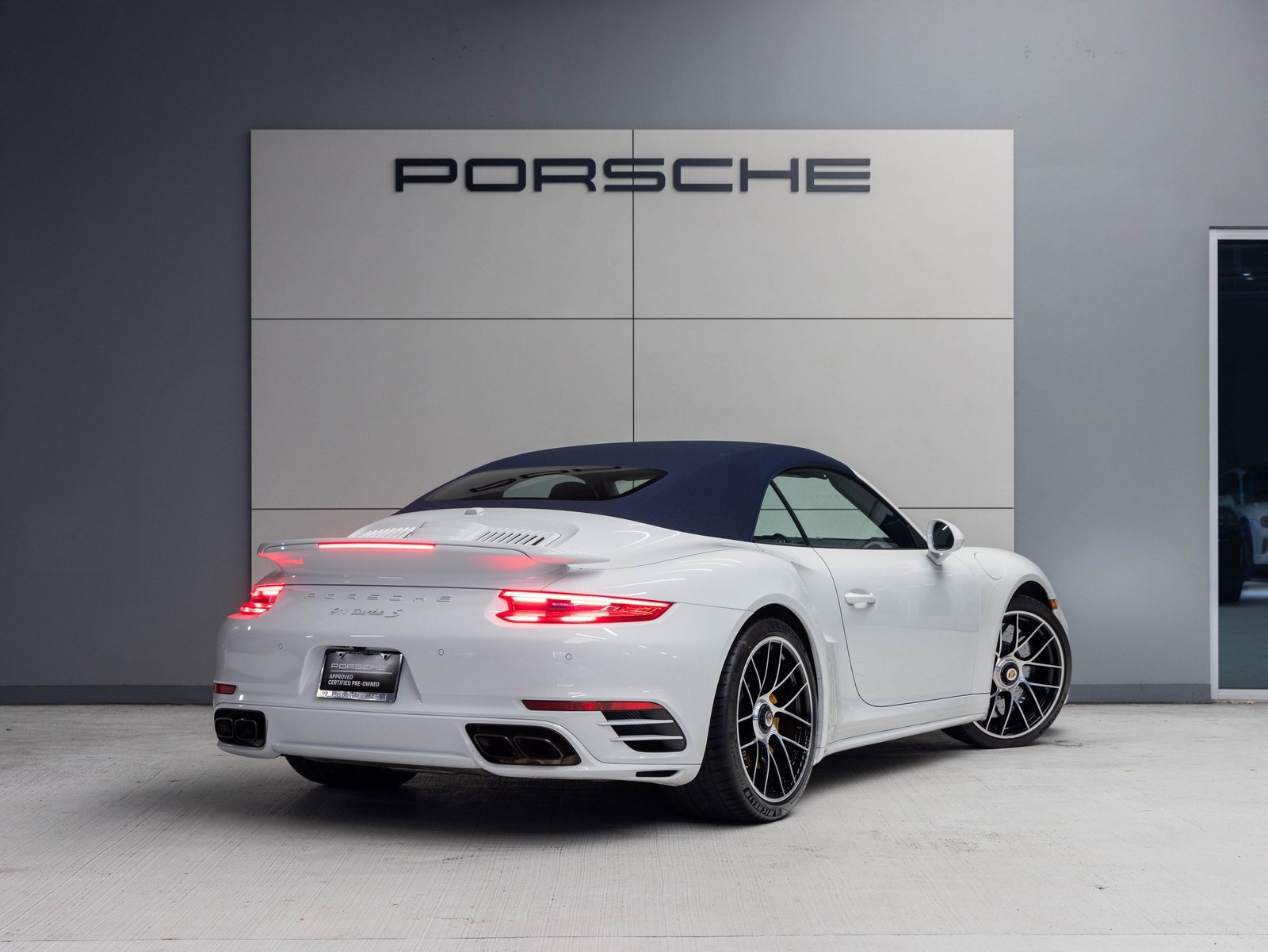 Used 2019 Porsche 911 Turbo S image 7