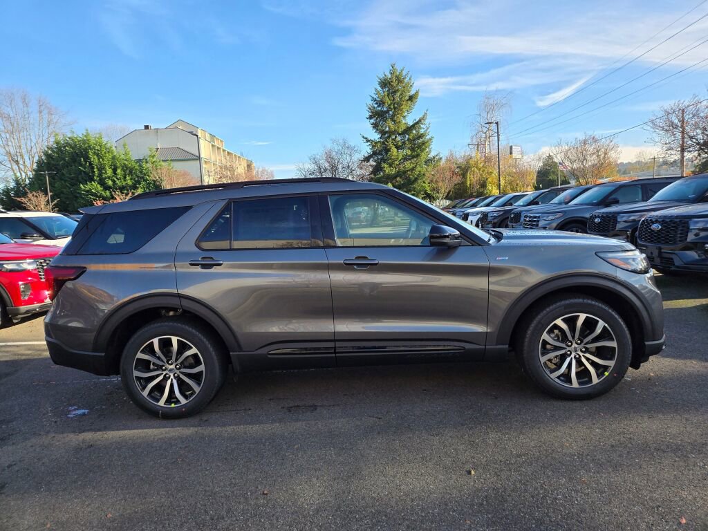 New 2026 Ford Explorer ST-Line AWD/4WD image 4