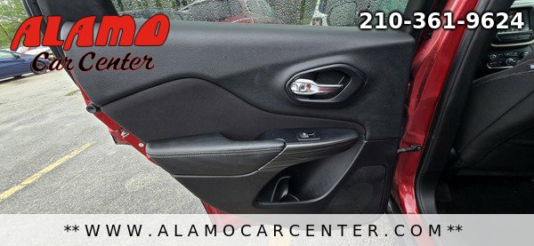 Used 2017 Jeep Cherokee Latitude FWD image 30