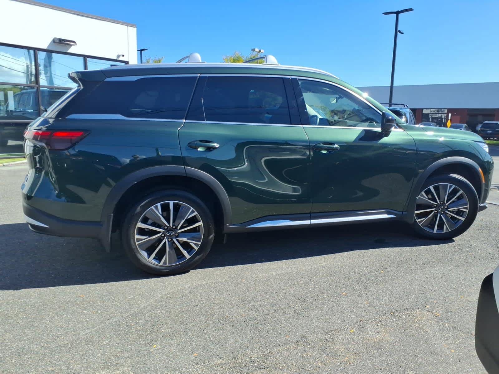 Certified 2026 INFINITI QX60 Luxe w/ Cargo Package AWD/4WD image 4
