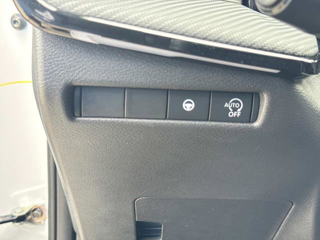 Used 2025 Nissan Kicks SR FWD image 27