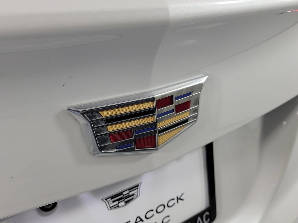 Certified 2024 Cadillac XT4 Luxury w/ Cold Weather Package FWD image 7