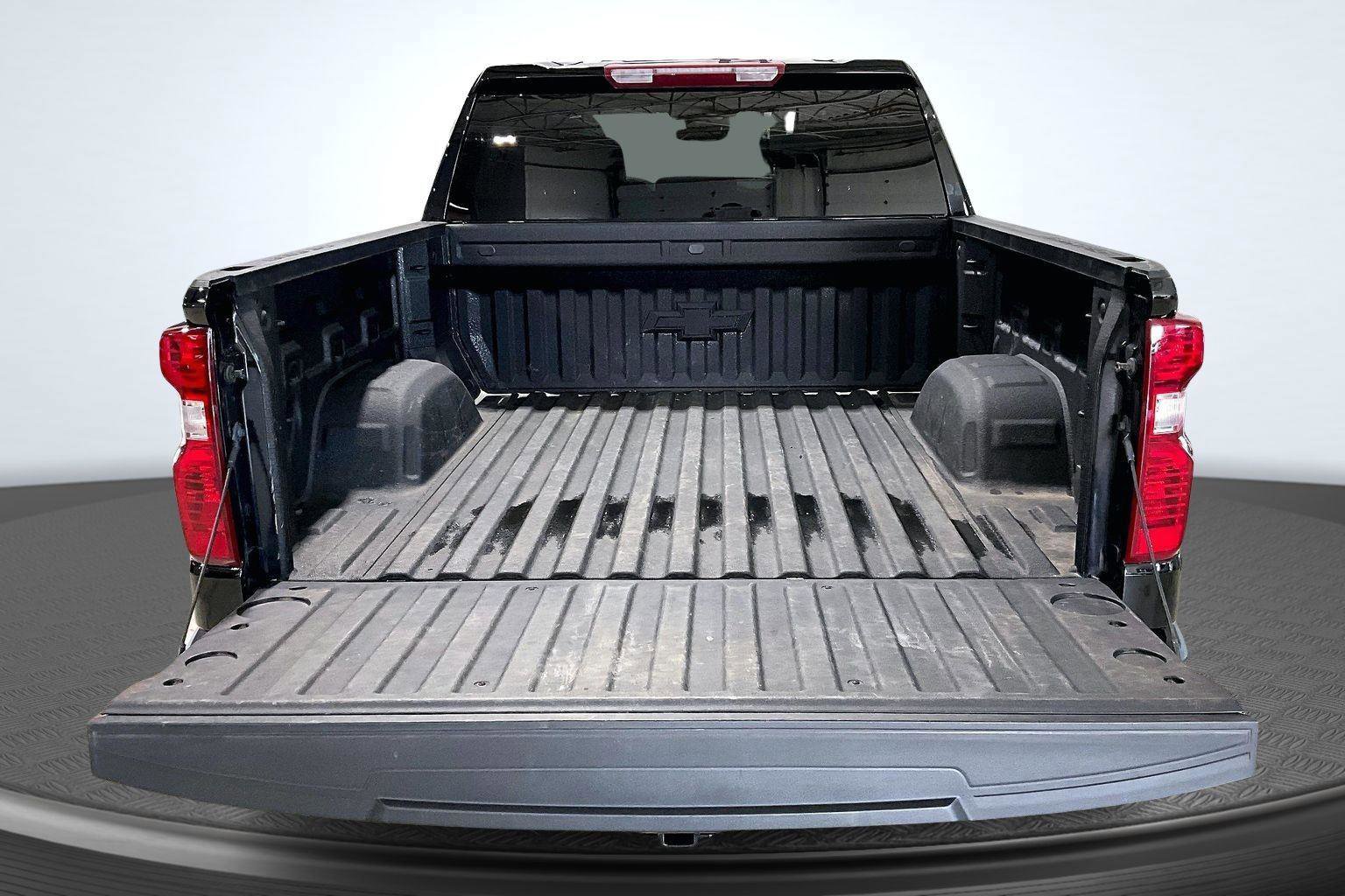 Used 2022 Chevrolet Silverado 1500 LT w/ Protection Package image 5