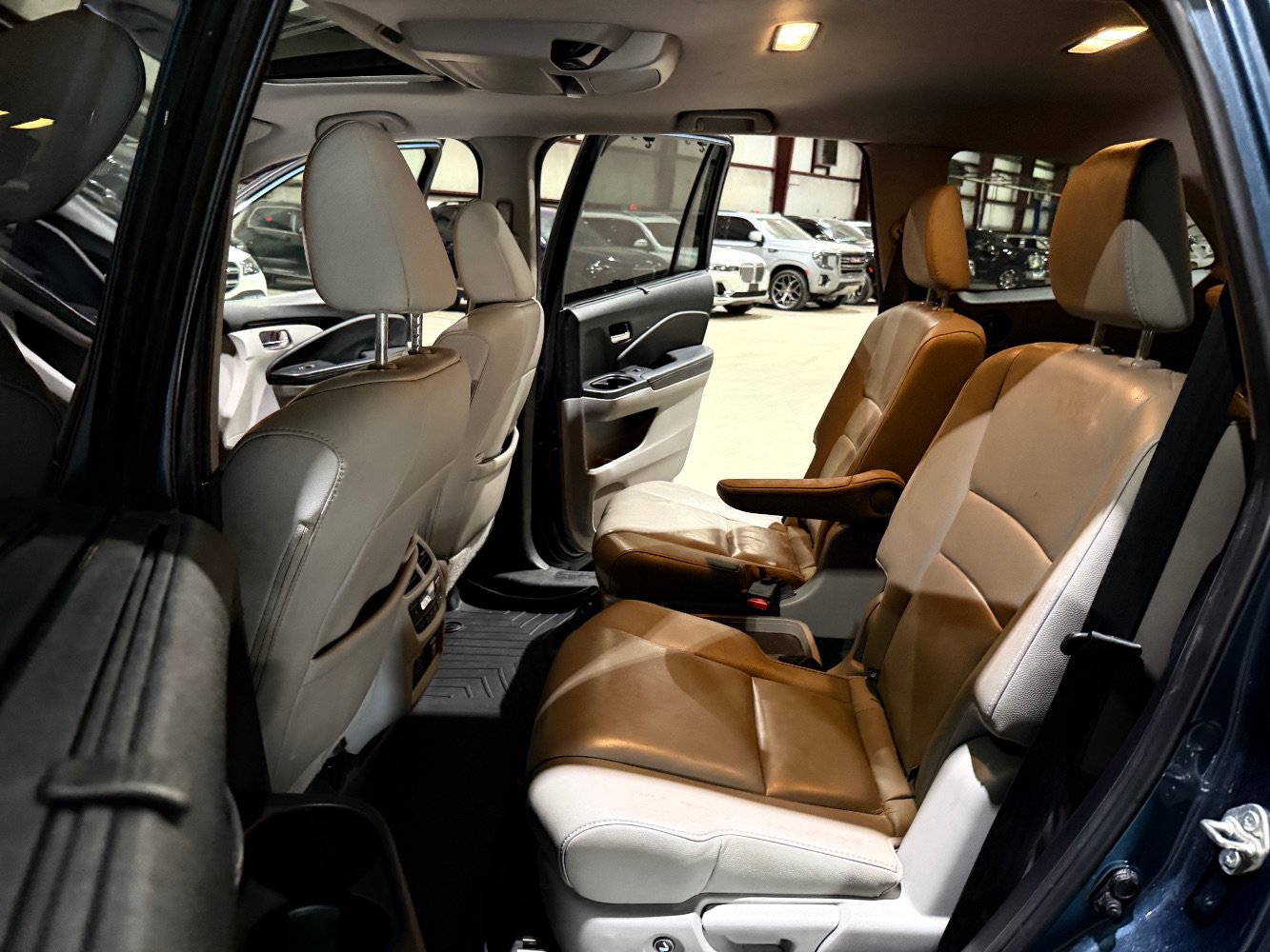 Used 2019 Honda Pilot Touring image 17