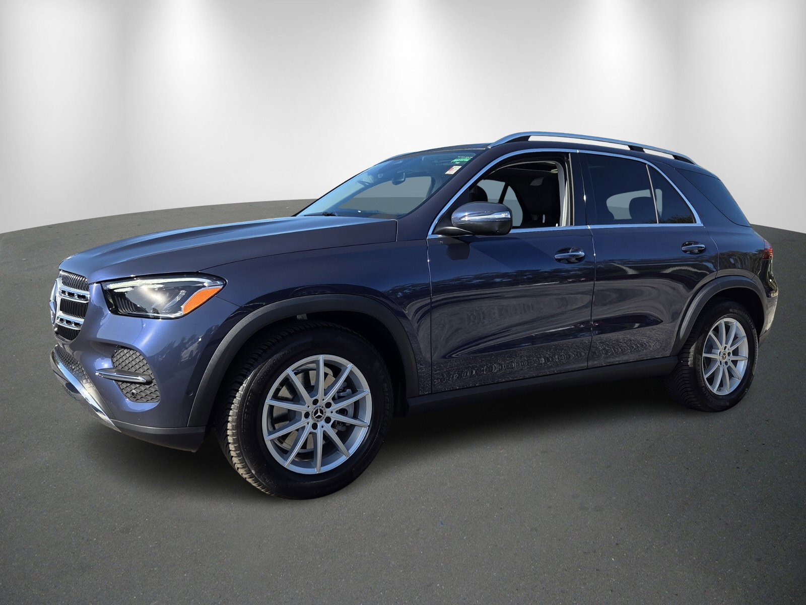 Used 2025 Mercedes-Benz GLE 350 4MATIC image 3