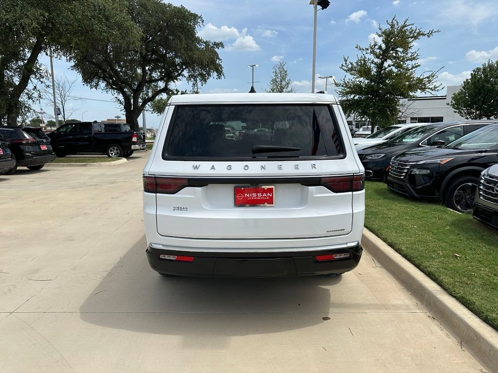 Used 2024 Jeep Wagoneer Series II w/ Flexible Seating Group RWD image 6