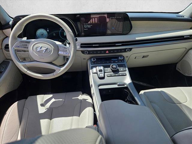 Used 2024 Hyundai Palisade Limited FWD image 17