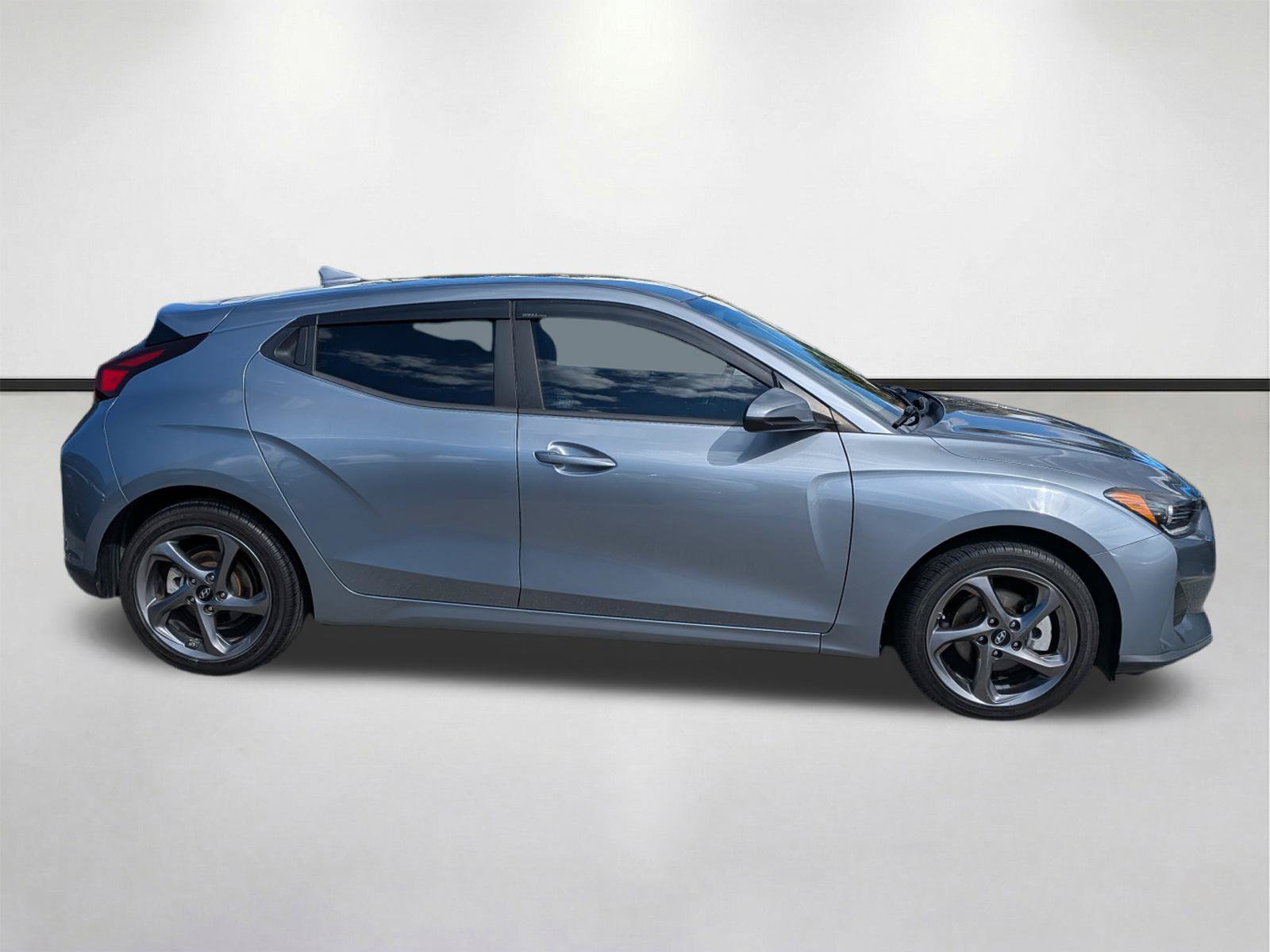 Used 2021 Hyundai Veloster 2.0 FWD image 3