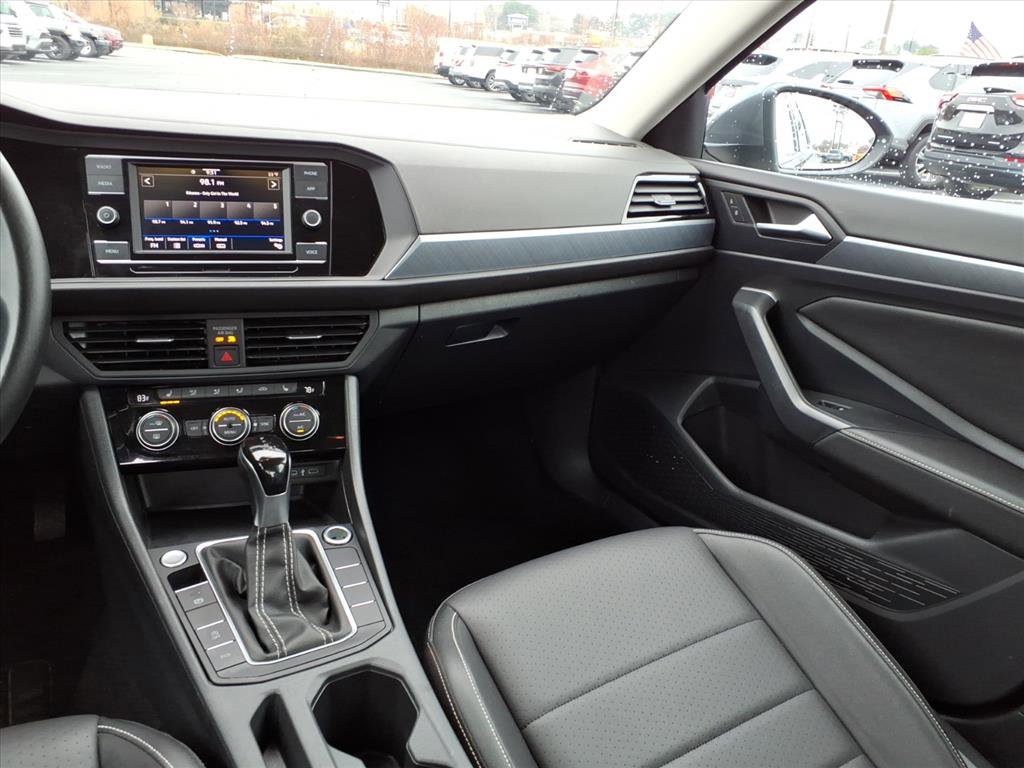 Used 2024 Volkswagen Jetta SE image 23