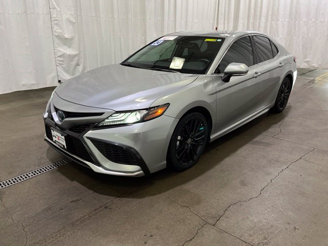 Used 2024 Toyota Camry XSE FWD image 9