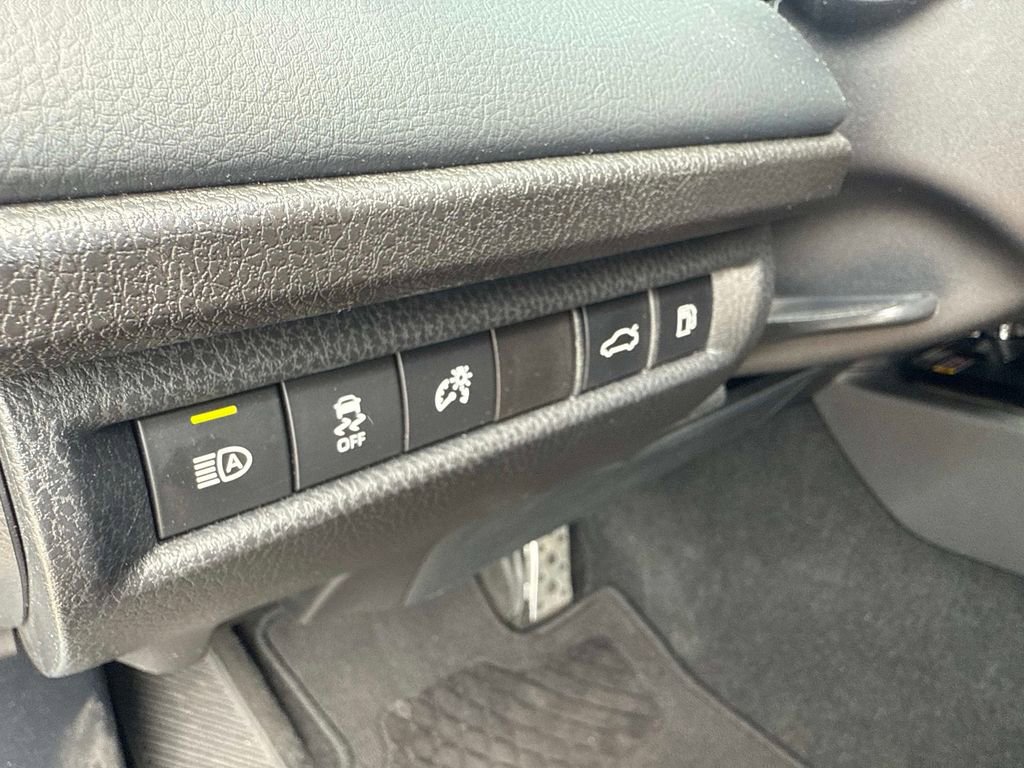 Used 2025 Toyota Camry XSE FWD image 29