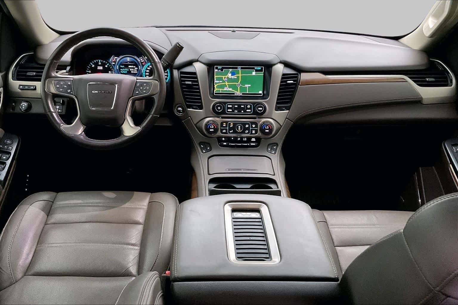 Used 2020 GMC Yukon Denali w/ Denali Ultimate Package RWD image 16