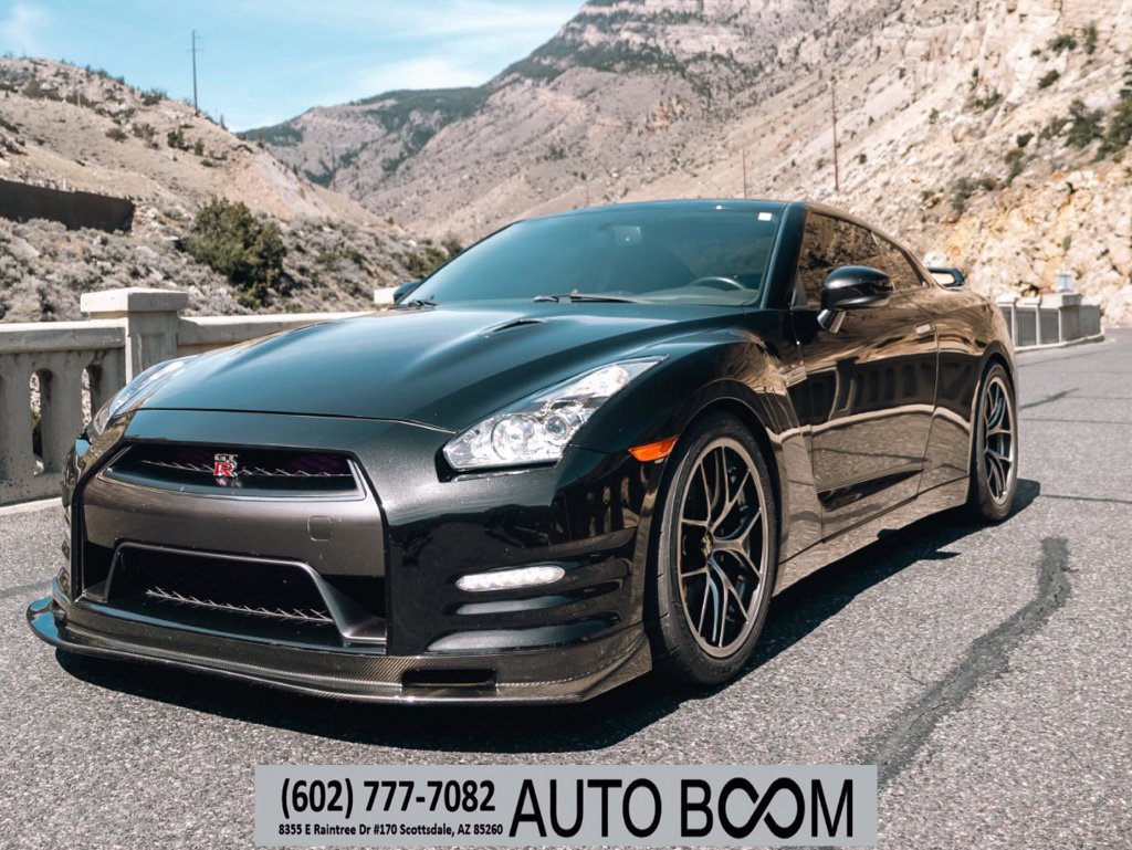 Used 2014 Nissan GT-R Premium AWD/4WD image 1