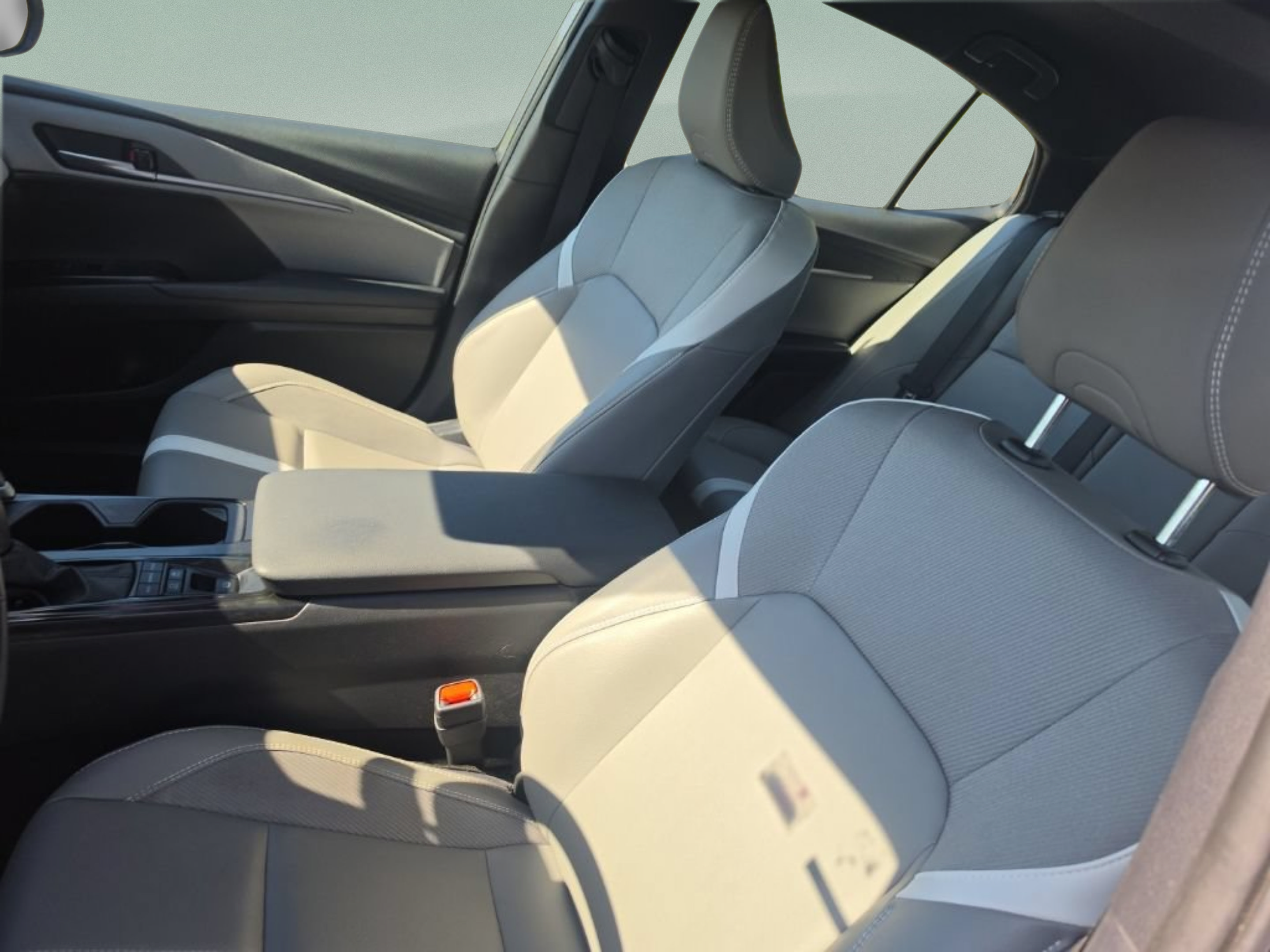 Used 2025 Toyota Camry SE FWD image 20
