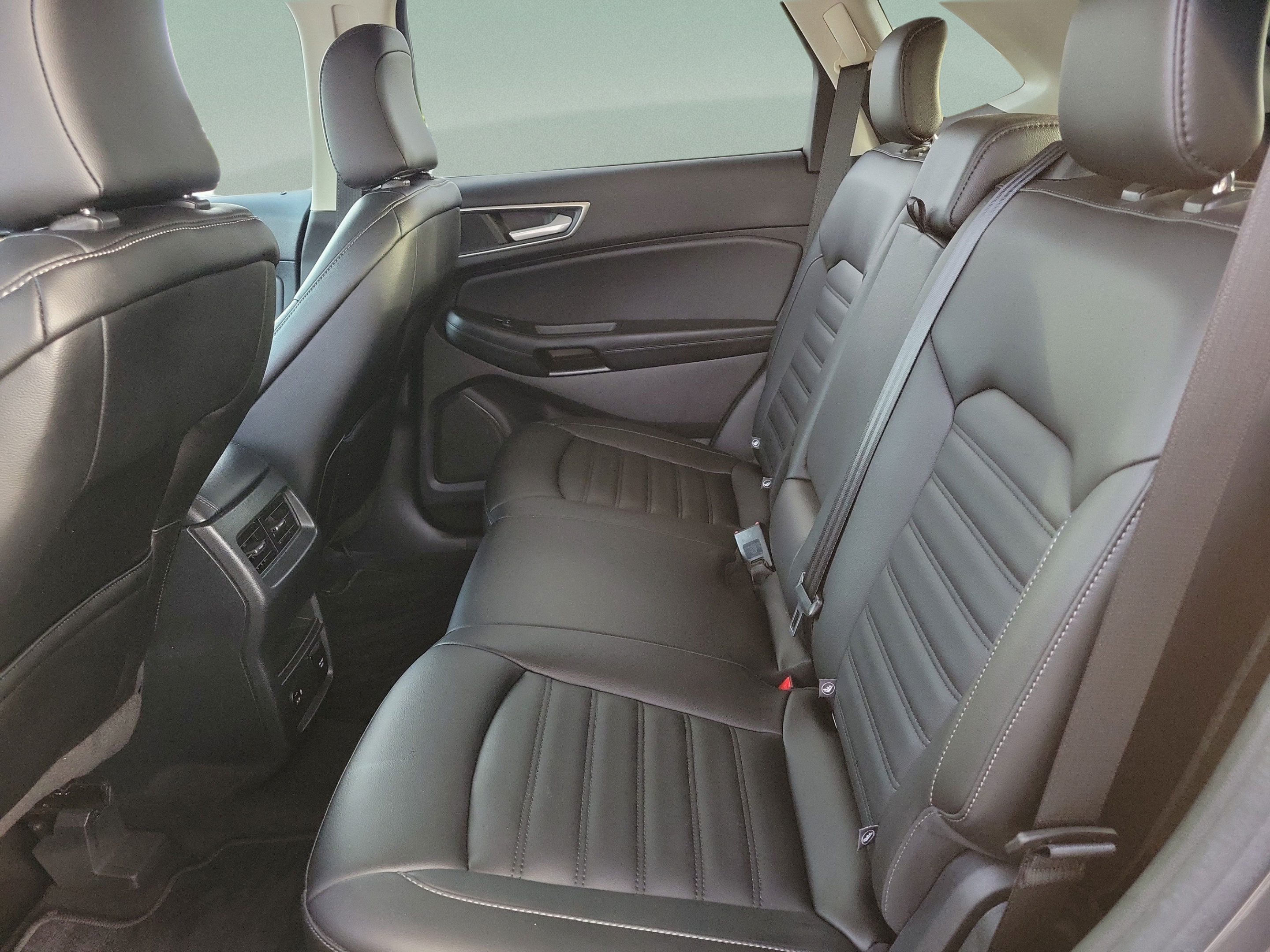 Used 2021 Ford Edge SEL w/ Convenience Package FWD image 7
