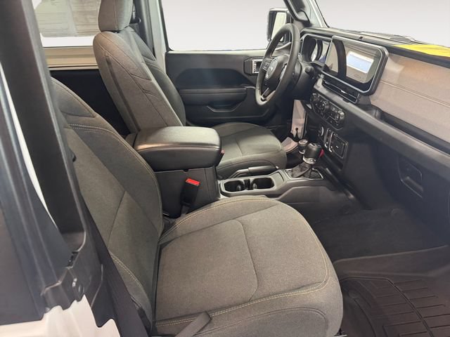 Used 2024 Jeep Wrangler Sport AWD/4WD image 4