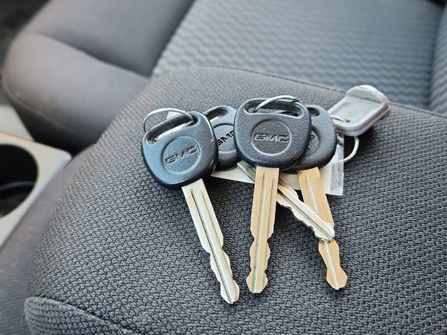 Used 2011 GMC Canyon SLE image 42