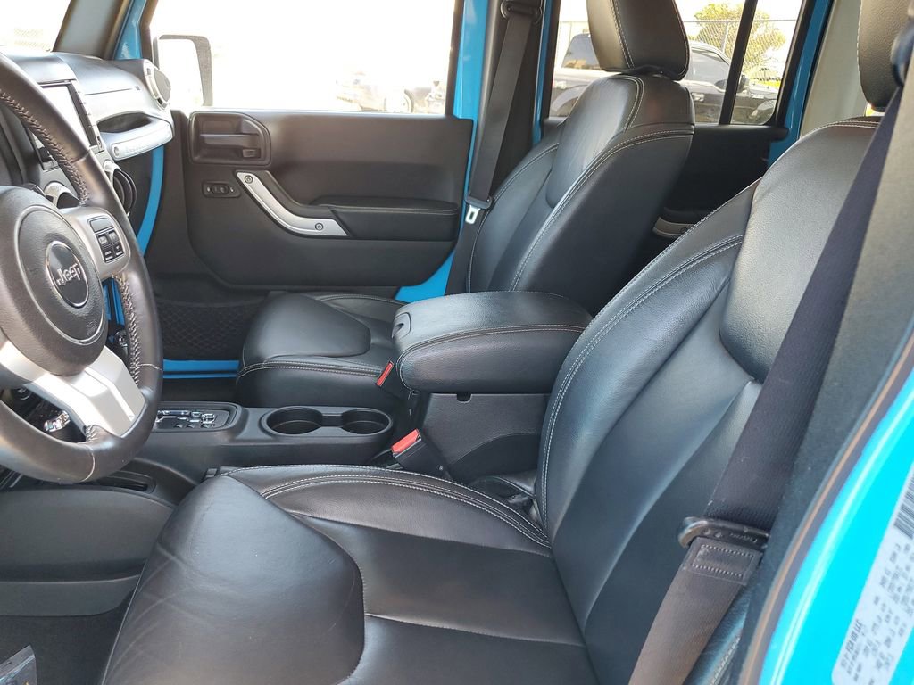 Used 2017 Jeep Wrangler Unlimited Sahara w/ Quick Order Package 24E Chief AWD/4WD image 15