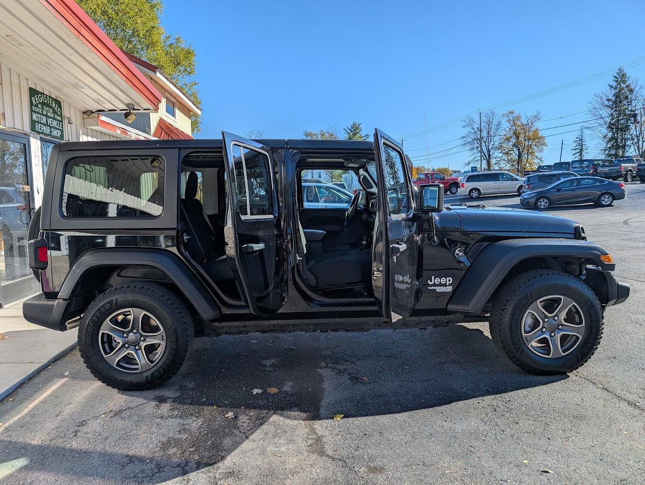 Used 2018 Jeep Wrangler Unlimited Sport S AWD/4WD image 15