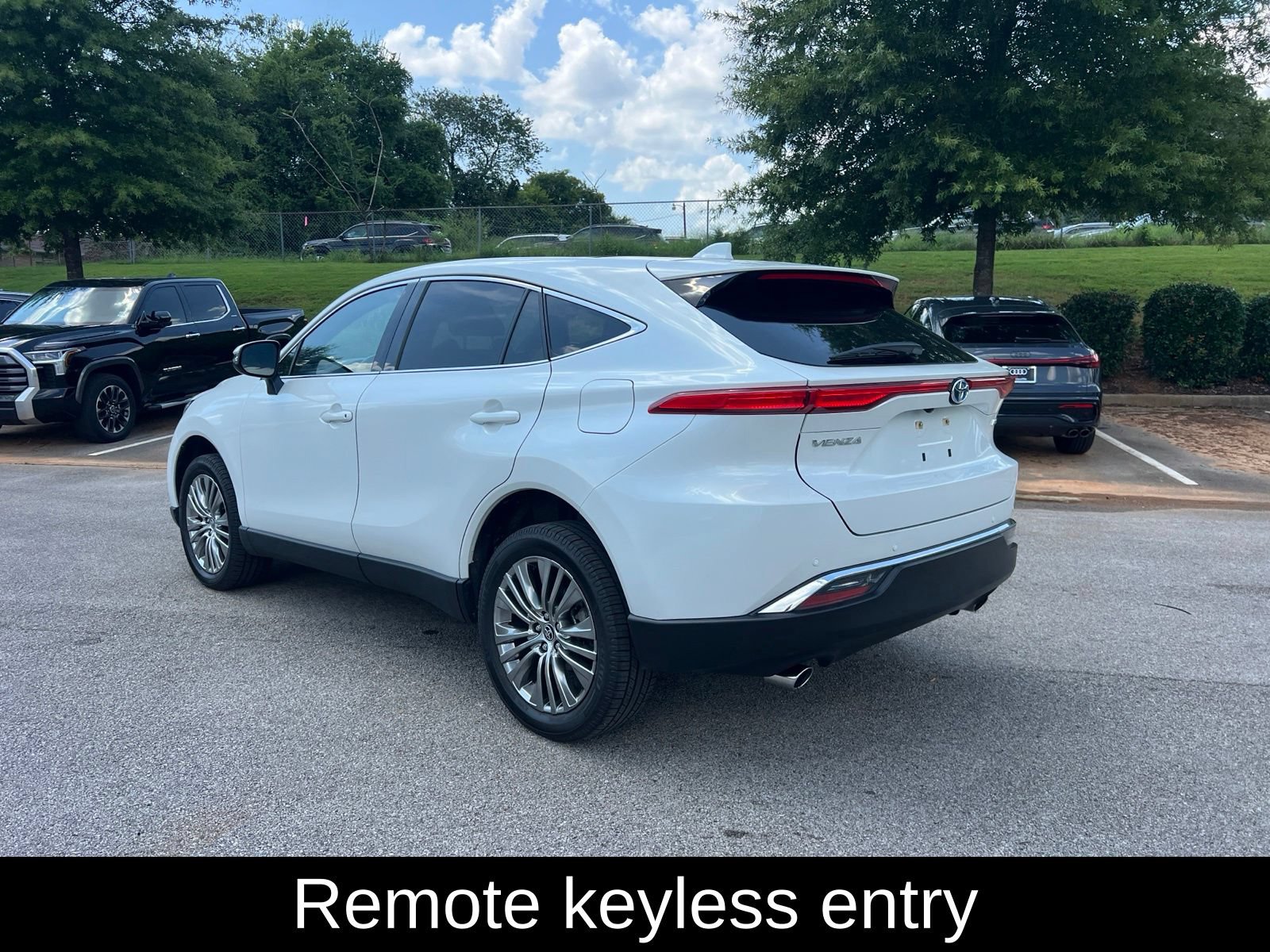Used 2024 Toyota Venza Limited AWD/4WD image 8