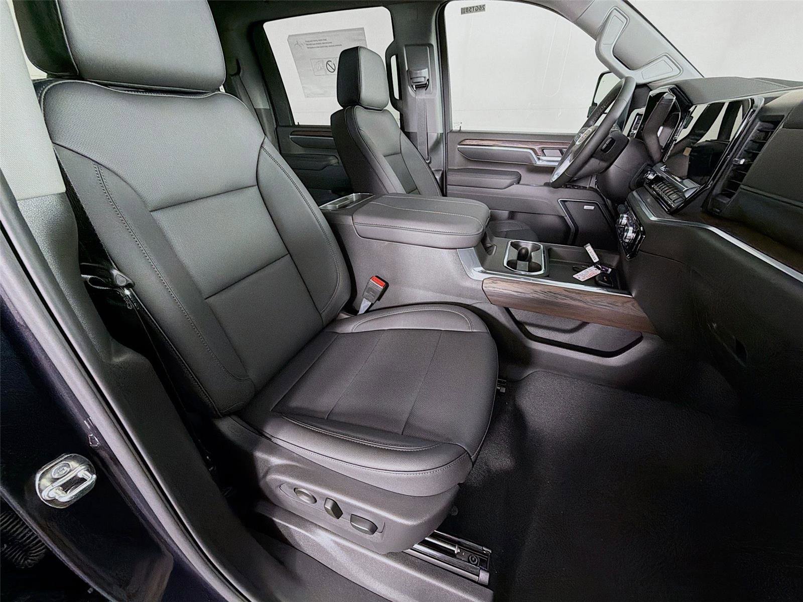 New 2026 GMC Sierra 2500 SLT w/ SLT Premium Package image 29