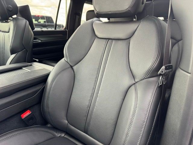 New 2026 Jeep Grand Wagoneer Limited AWD/4WD image 30