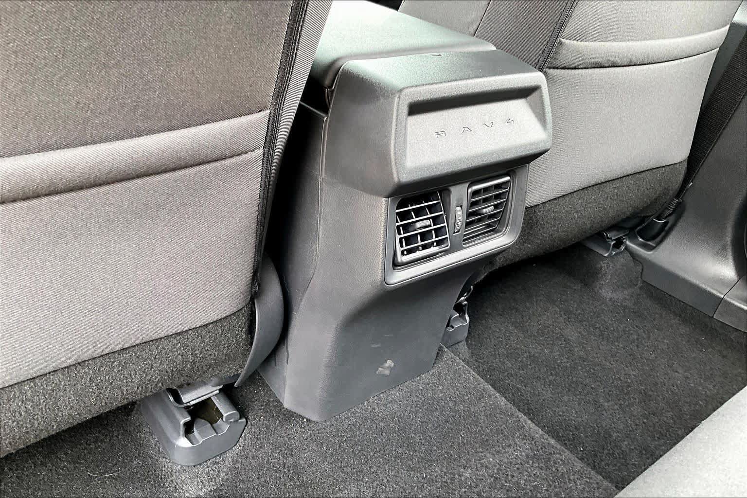 Used 2026 Toyota RAV4 LE AWD/4WD image 33