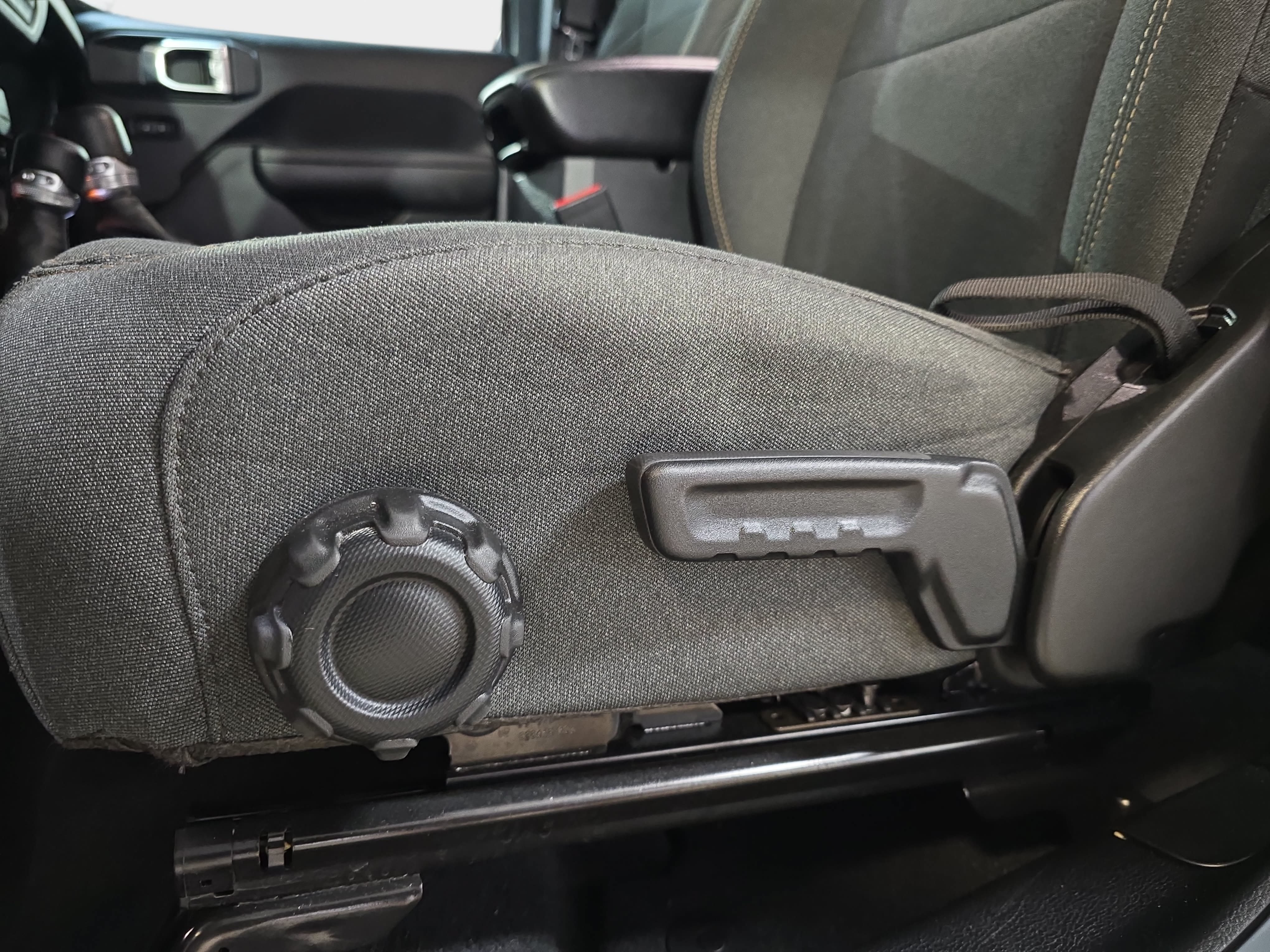 Used 2024 Jeep Wrangler Unlimited AWD/4WD image 26