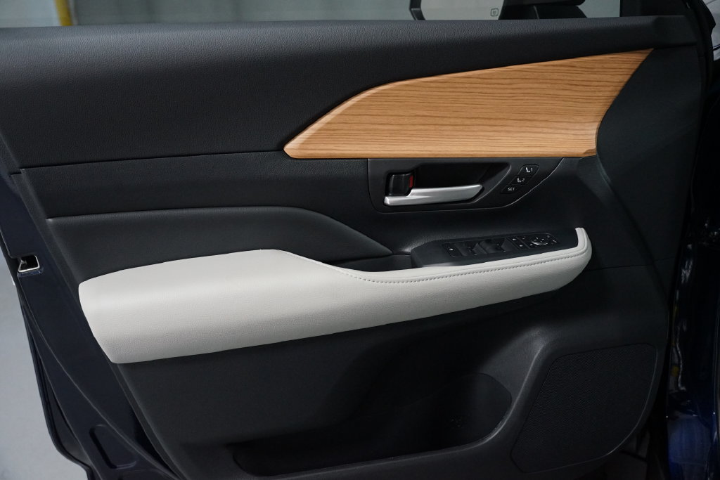 New 2026 Toyota Grand Highlander AWD Hybrid image 32