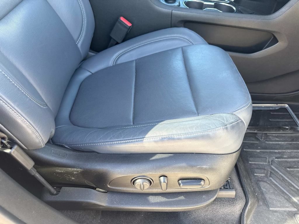 Used 2019 Chevrolet Traverse Premier w/ Driver Confidence II Package FWD image 15