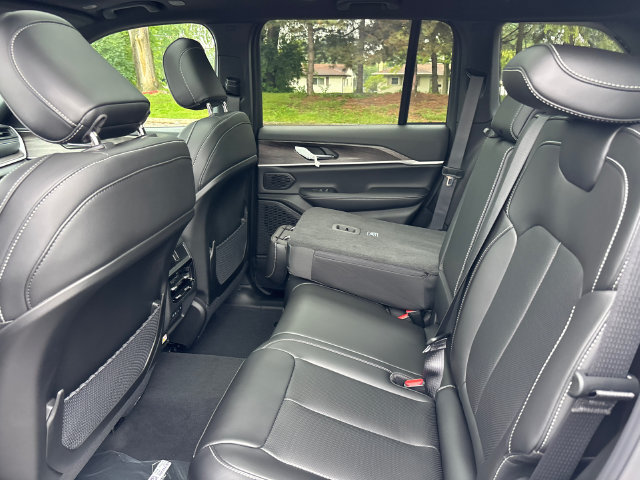 New 2027 Jeep Grand Cherokee Limited AWD/4WD image 14