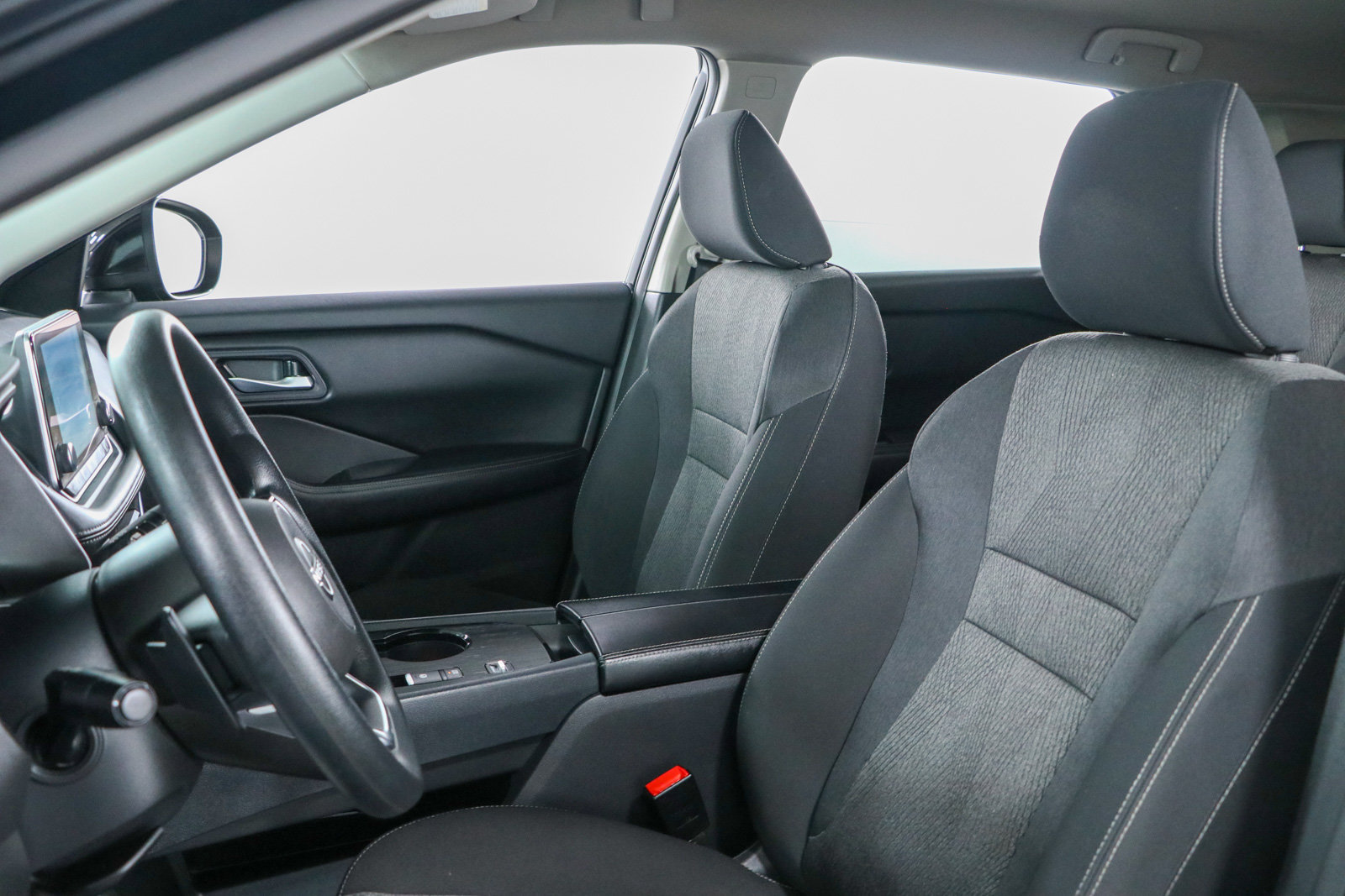 Used 2024 Nissan Rogue SV FWD image 23