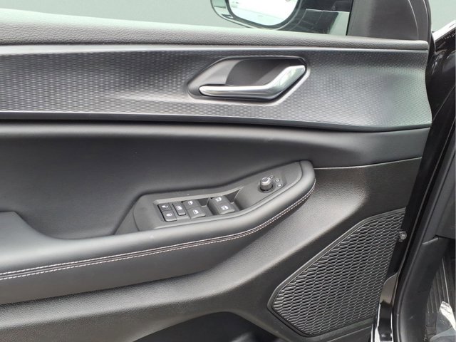 New 2025 Jeep Grand Cherokee L Altitude image 7