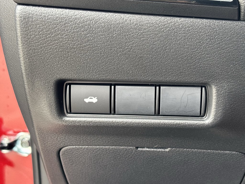 New 2027 Nissan Sentra SR w/ Floor Mat Package FWD image 21