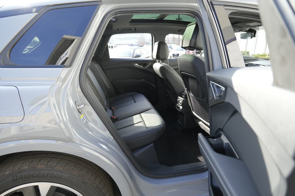 Used 2024 Audi Q4 e-tron Premium Plus w/ Premium Plus image 39