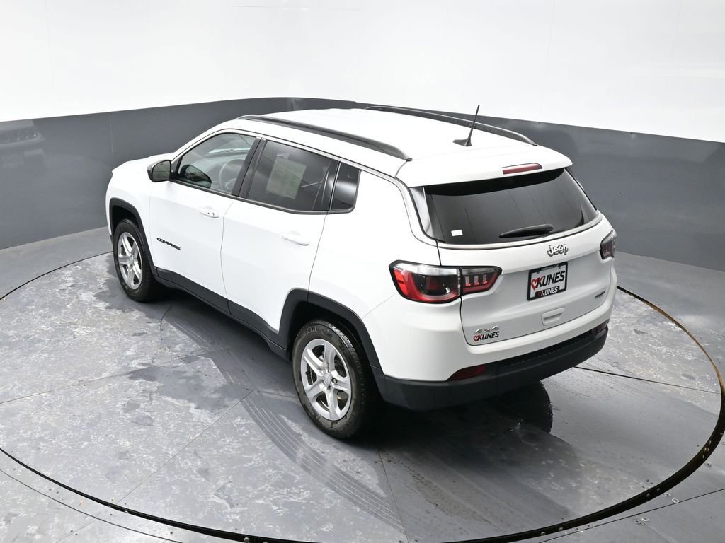 Used 2024 Jeep Compass Latitude image 45