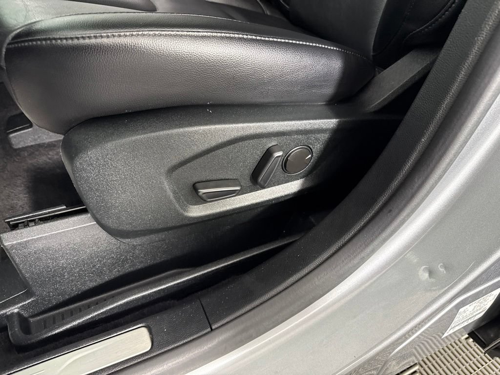 Used 2022 Ford Edge Titanium w/ Cargo Accessory Package AWD/4WD image 14