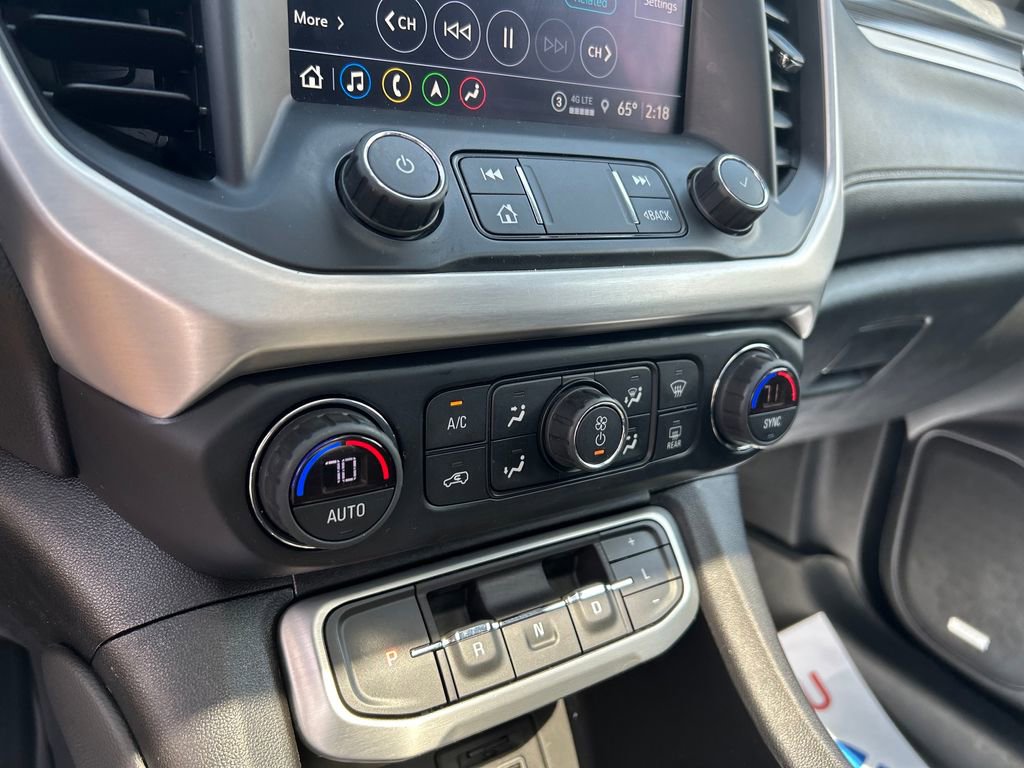 Used 2021 GMC Acadia SLT w/ LPO, Black Accent Package AWD/4WD image 32