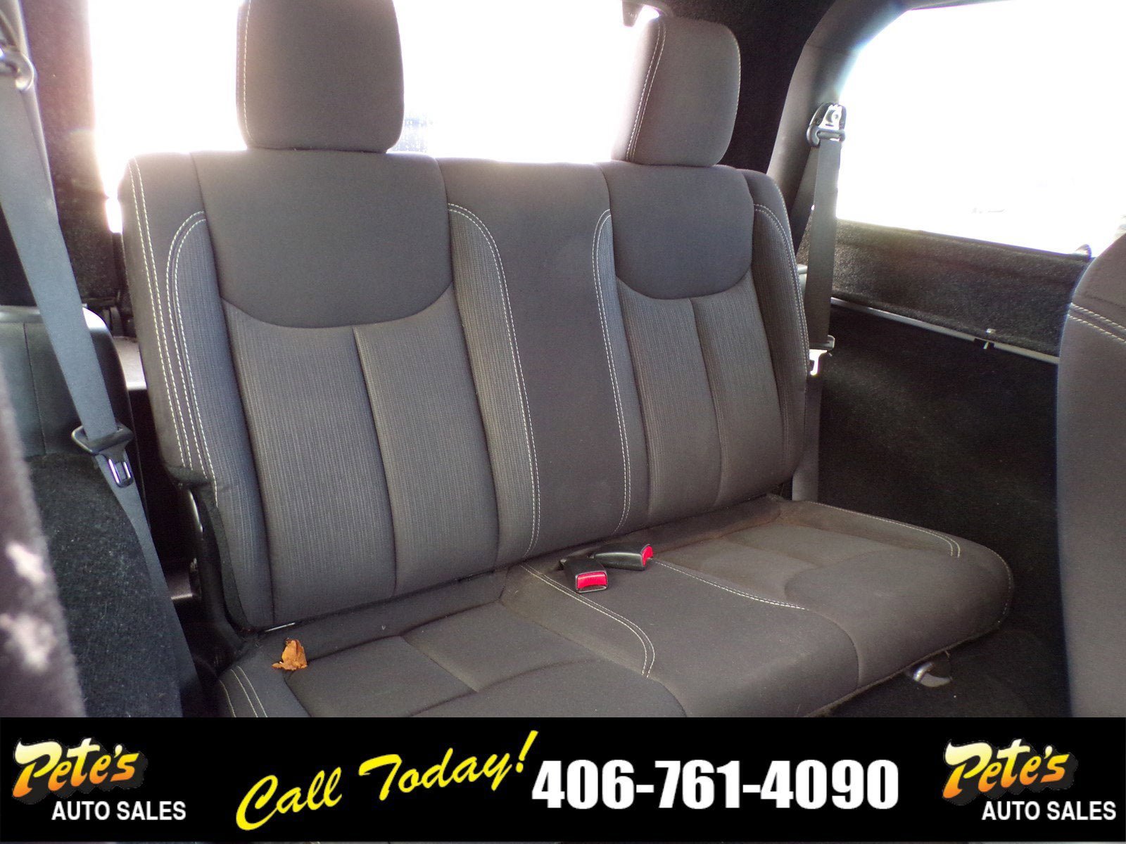 Used 2014 Jeep Wrangler Rubicon w/ Connectivity Group AWD/4WD image 16