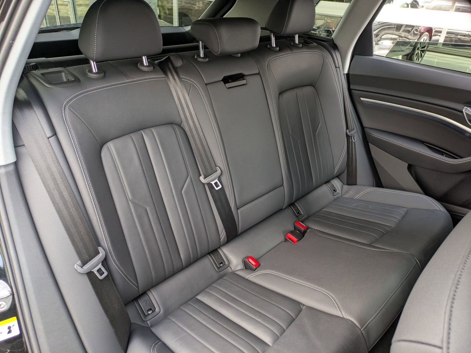 Used 2022 Audi e-tron Premium image 29