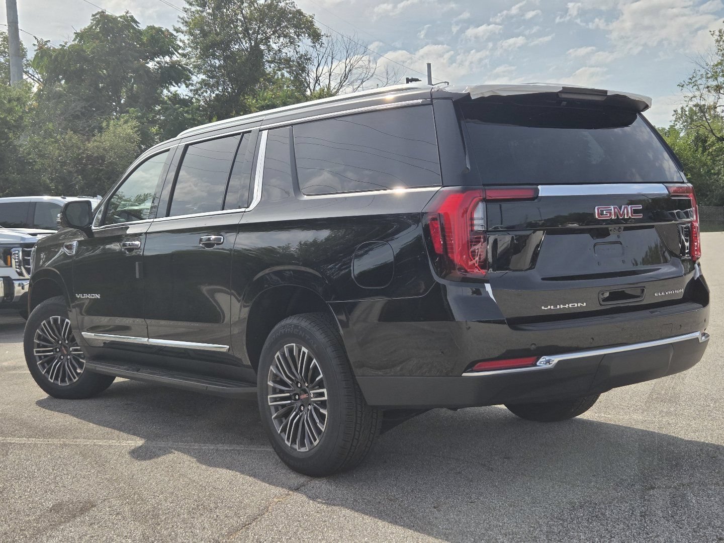 New 2026 GMC Yukon XL Elevation w/ Elevation Premium Package AWD/4WD image 18