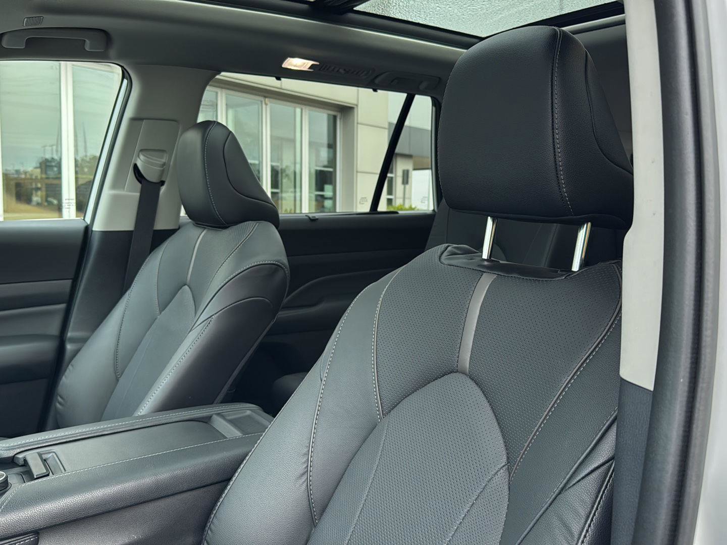 Used 2024 Toyota Grand Highlander Platinum image 25