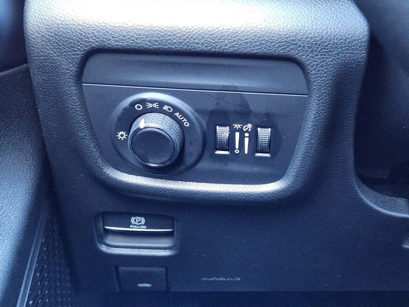 New 2025 Jeep Grand Cherokee Altitude image 32