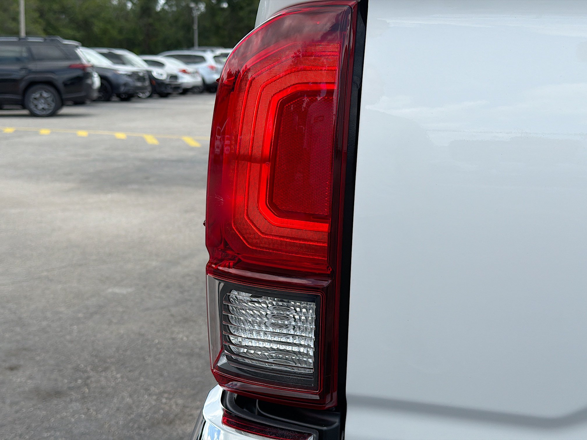 Used 2019 Toyota Tacoma SR5 RWD image 10