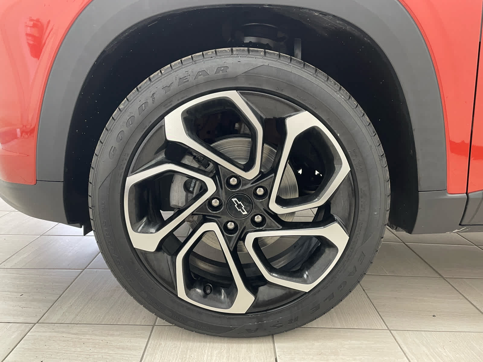 Certified 2024 Chevrolet Trax RS w/ Sunroof Package FWD image 8
