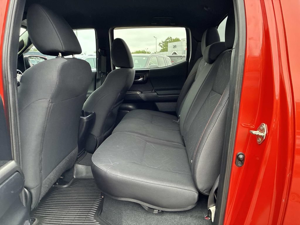 Used 2017 Toyota Tacoma TRD Off-Road w/ Tow Package (A/T) AWD/4WD image 16