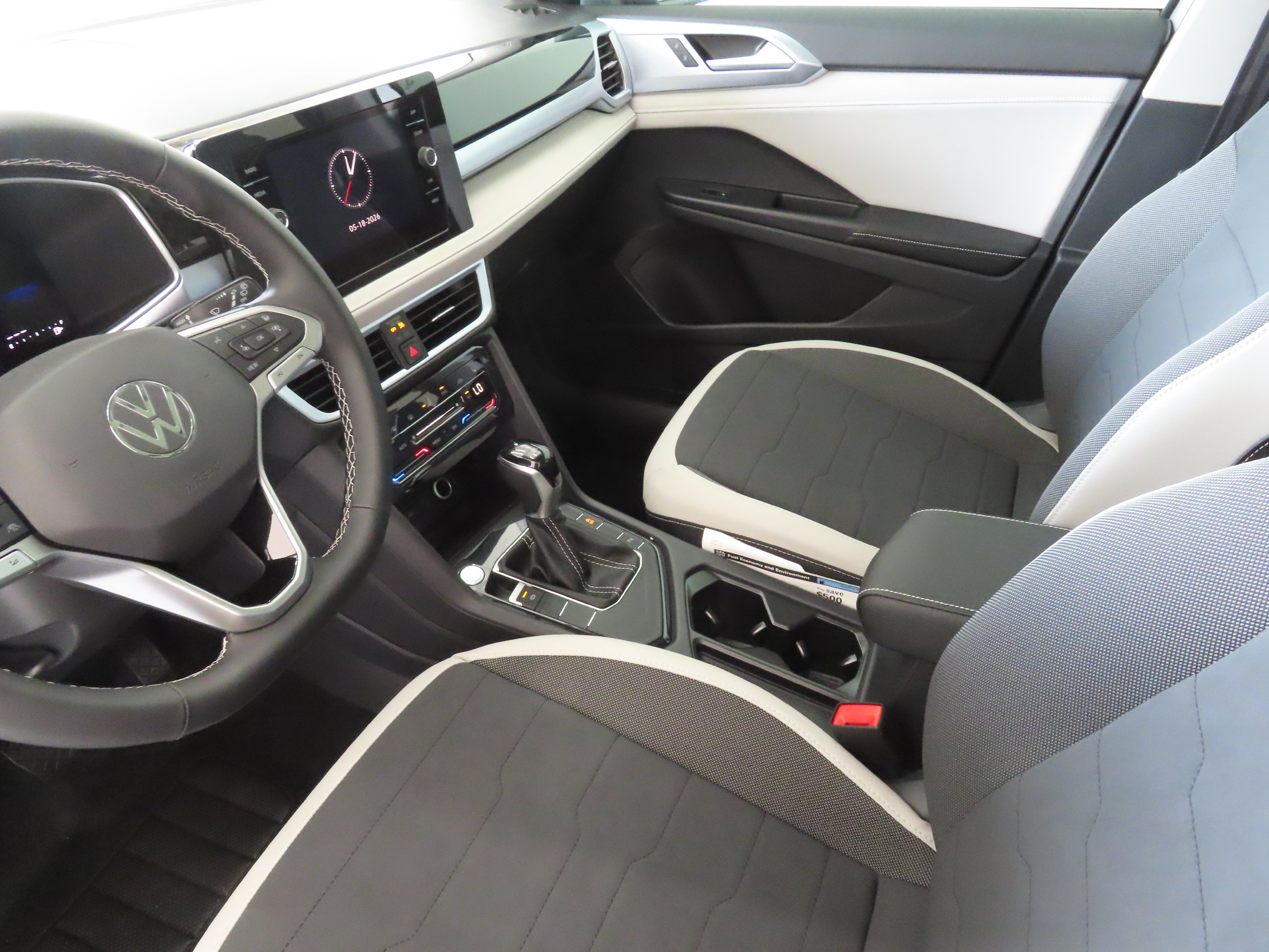 New 2026 Volkswagen Taos SE FWD image 20