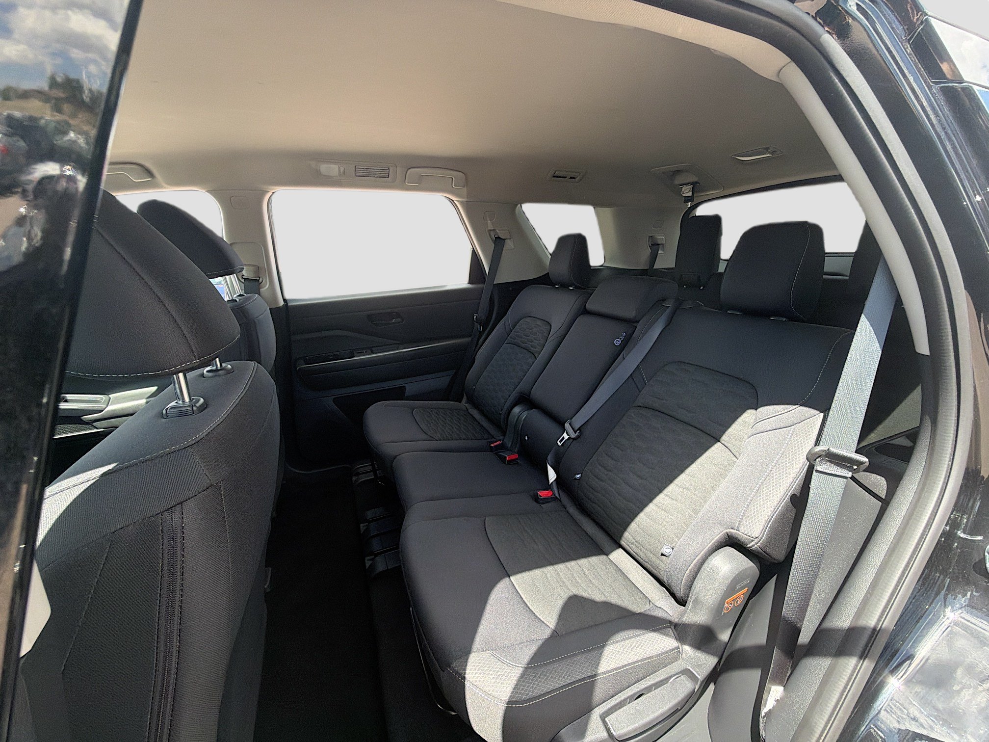 Used 2025 Nissan Pathfinder SV AWD/4WD image 27